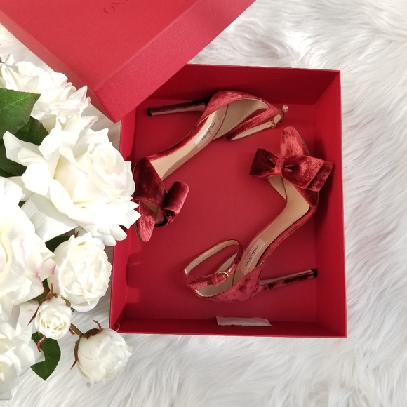 New Valentino Garavani Red Velvet Sandals - Picture 2 of 9